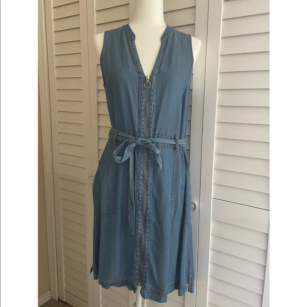 Women’s dress